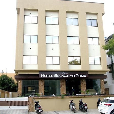 Hotel Gulmohar Pride Ahmednagar Exterior photo