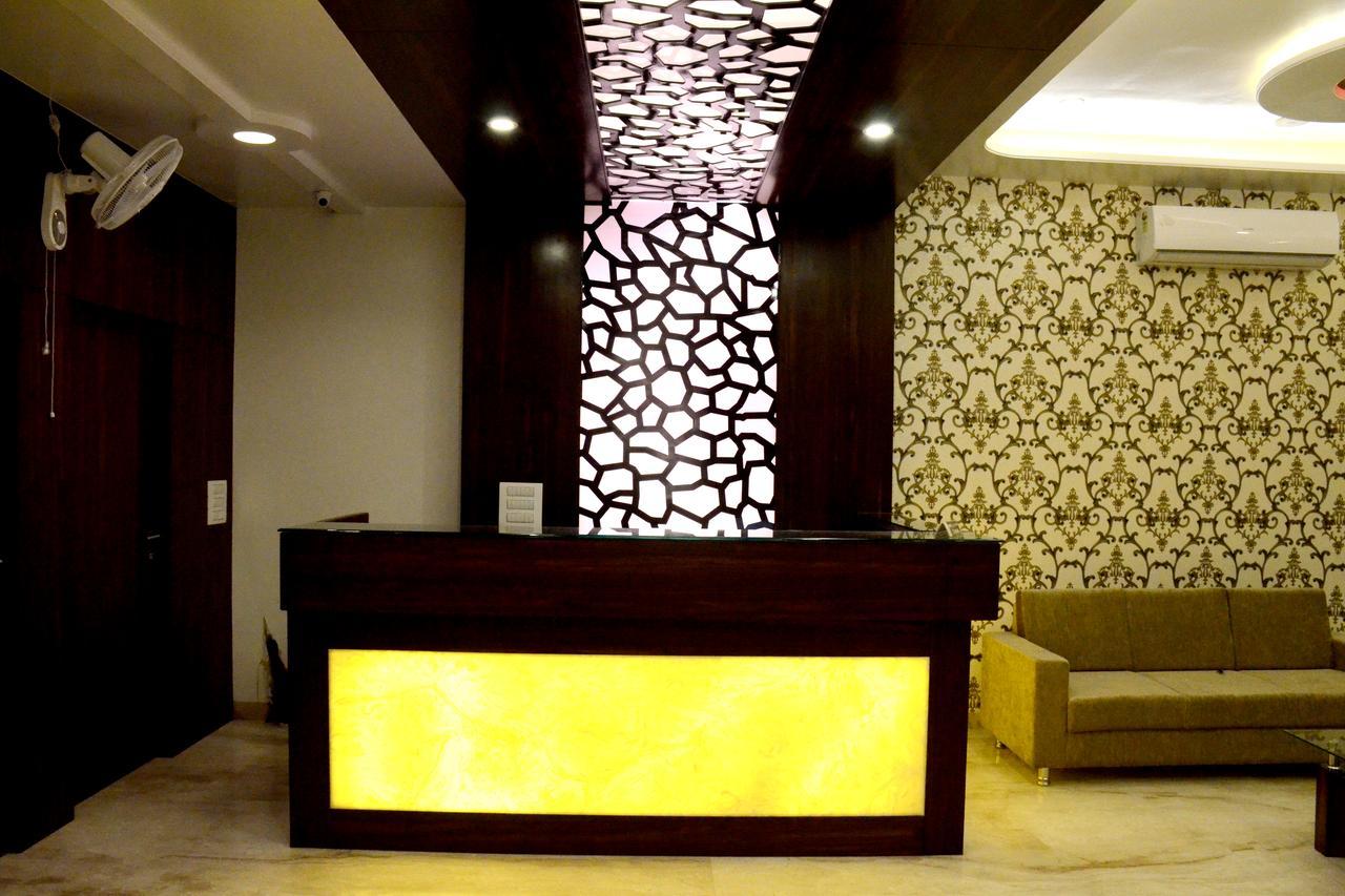 Hotel Gulmohar Pride Ahmednagar Exterior photo