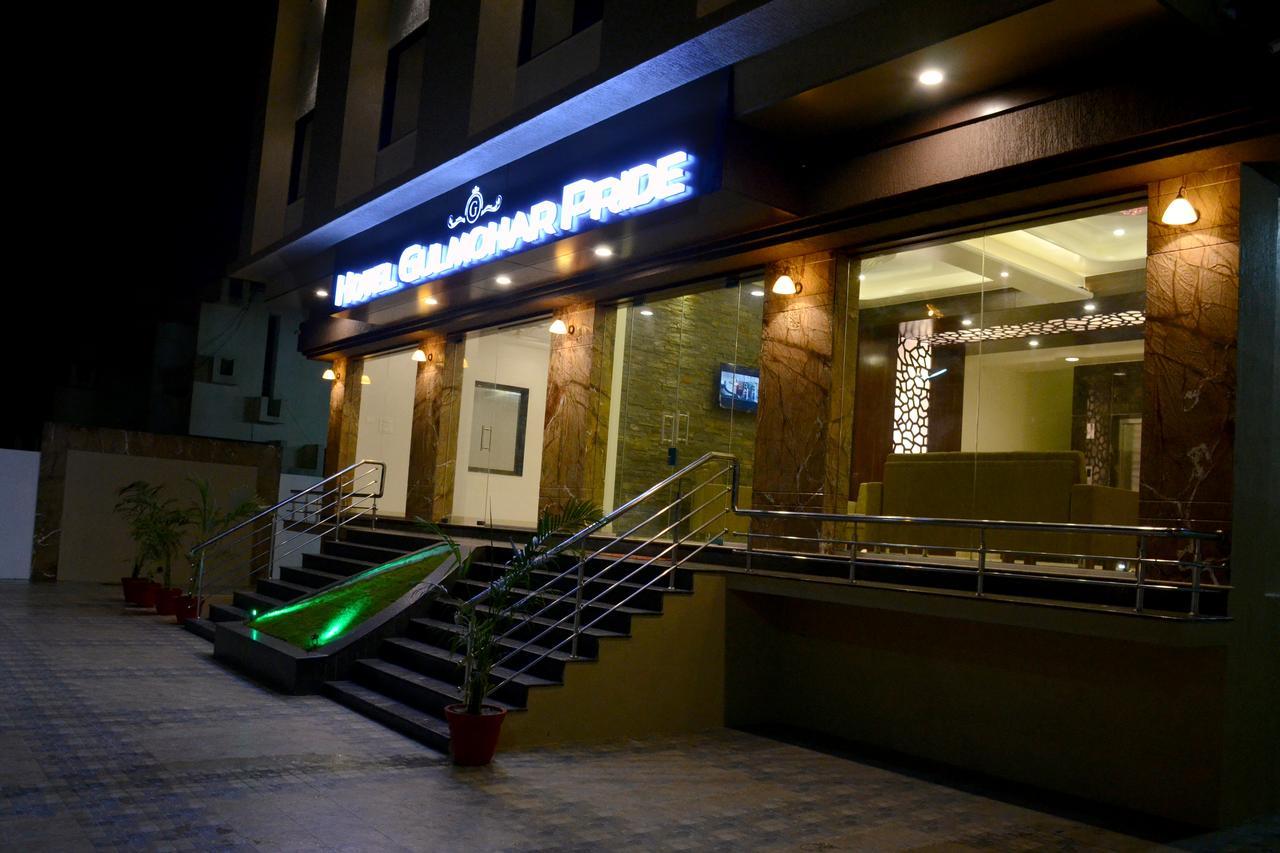 Hotel Gulmohar Pride Ahmednagar Exterior photo